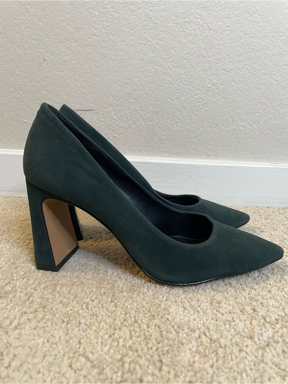 Vince Camuto Dalmanara Forest Green Suede Pointed Toe Block Heel Pumps Size 6.5